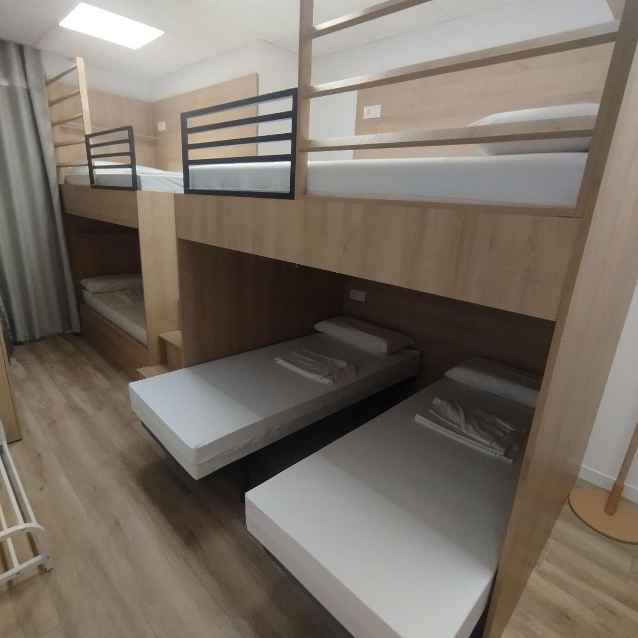 Dpaso Urban Hostel Понтеведра Екстер'єр фото