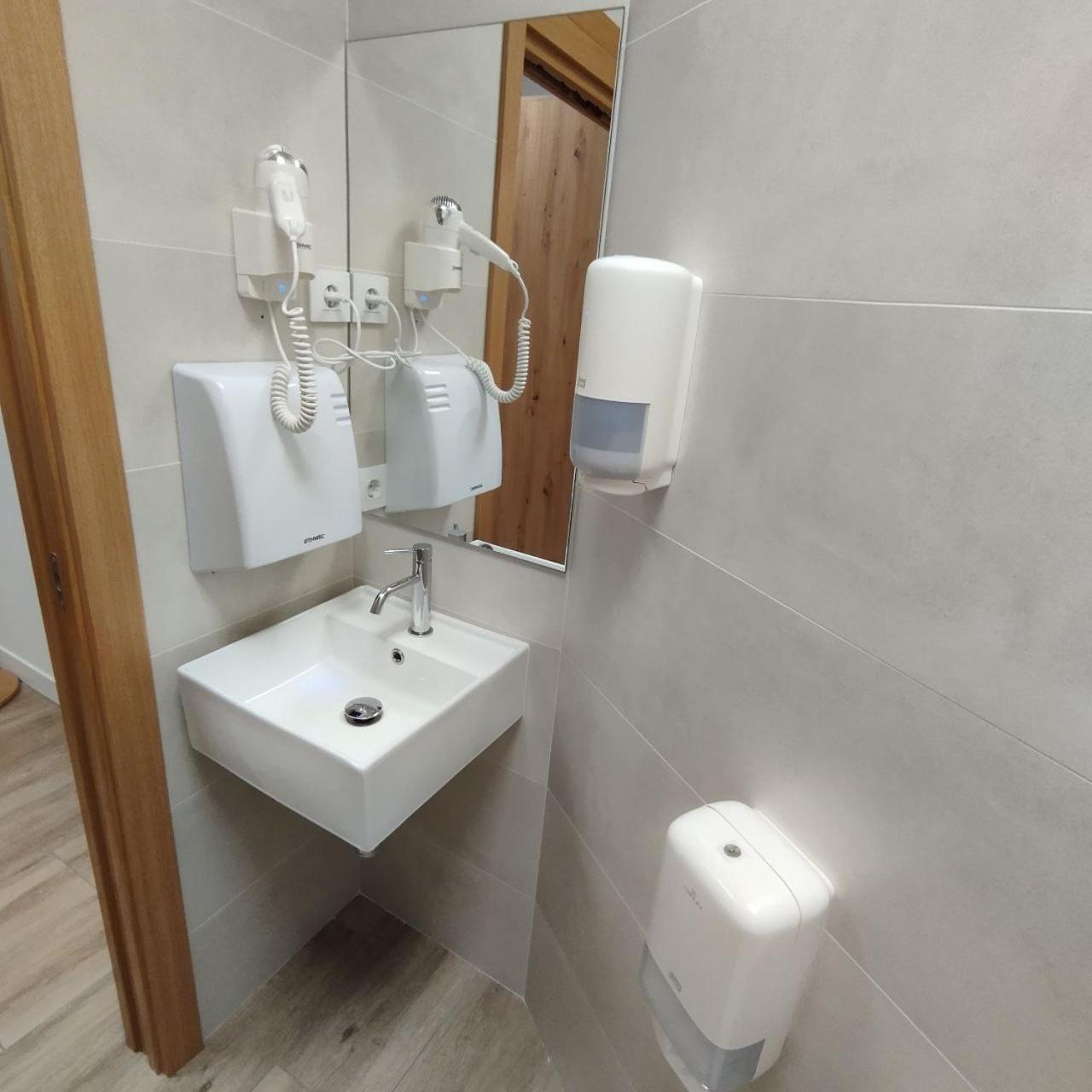 Dpaso Urban Hostel Понтеведра Екстер'єр фото